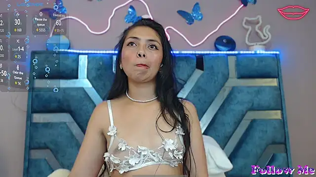 Roxan_Fox-'s cam snapshot