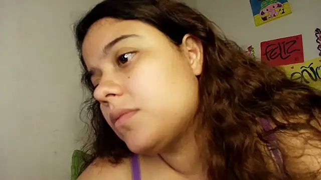 luisahot_9727's cam snapshot