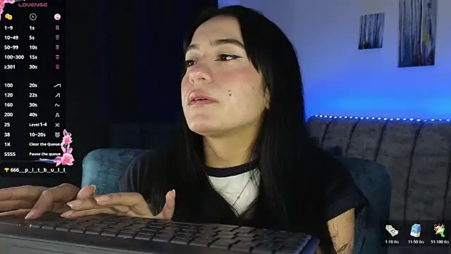 ZaraDames_'s cam snapshot