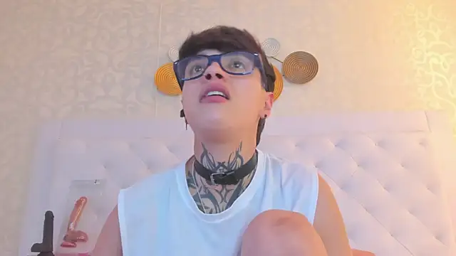 b3k_afrodict's cam snapshot