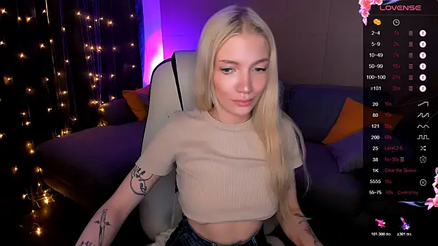 AnyaTaylor_'s cam snapshot