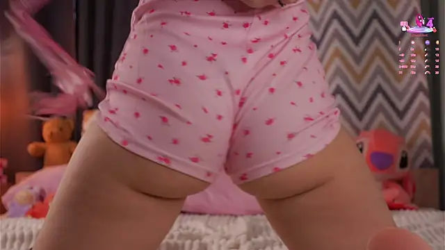 MaudAle's cam snapshot