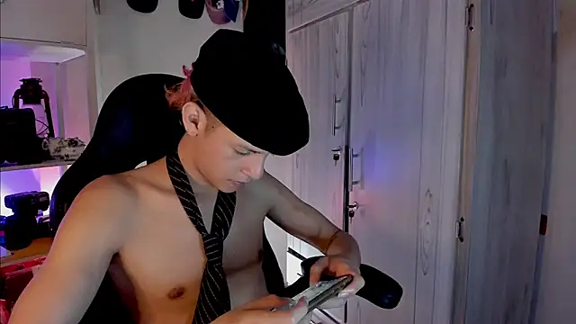 tylernova live sex cam