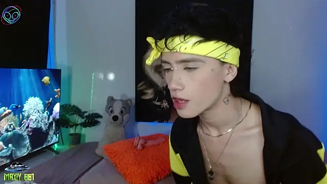 maxiy_001 live sex cam