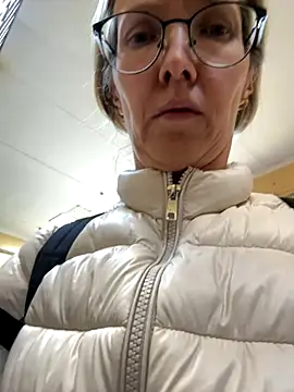 MollyStory's web cam