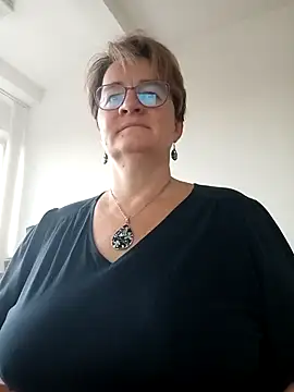 Milf-Love-fist99's cam snapshot