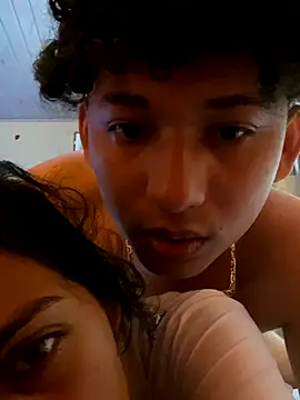 Nezuko-uWux live sex cam