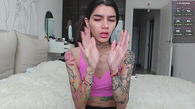 vinkitinkii's Stripchat show and profile