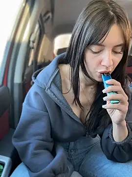 JulliaVegas live sex cam