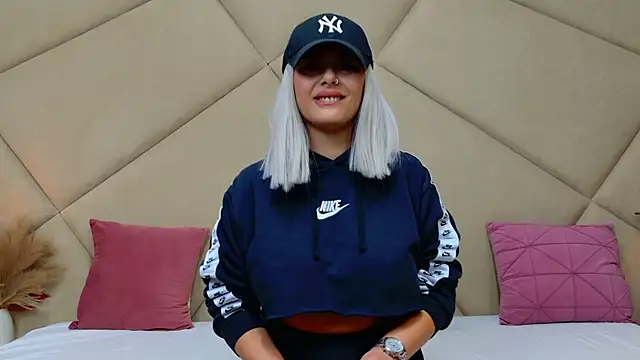 ChloeFrost live sex cam