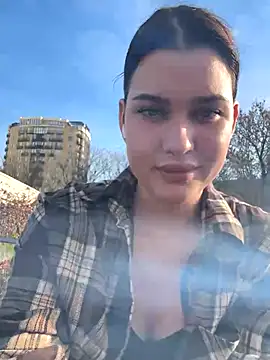 KikiWatson live sex cam