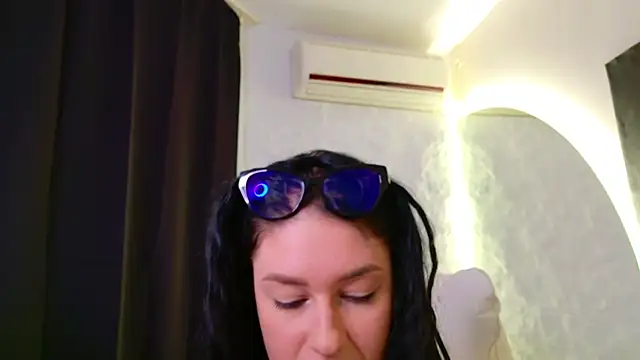 moniqque live sex cam