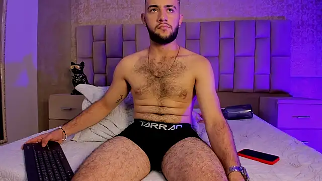 MaximusClark live sex cam