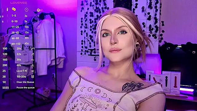 Emily__Mooree's cam snapshot