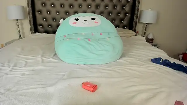 NadiaLyla's cam snapshot