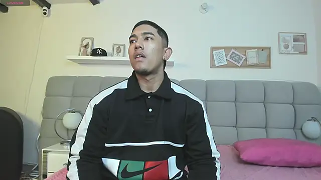 erotic_sins's cam snapshot