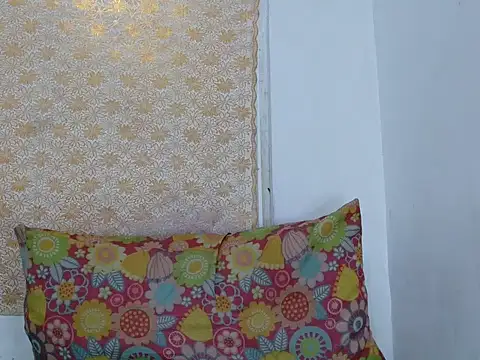 Ursexyasianskinny's cam snapshot