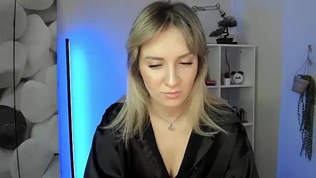 AlisaCam24's cam snapshot