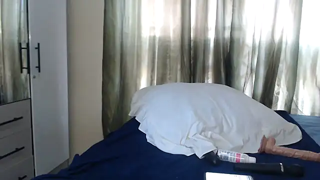 Foxybrownxx1's cam snapshot