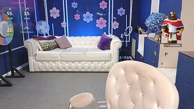 Kira_Kirke's cam snapshot