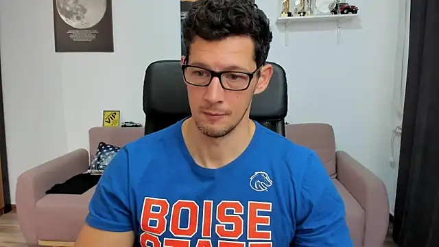 BrutusK08 live sex cam