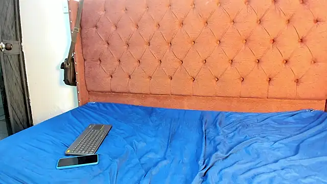 couple_hotfox live sex cam