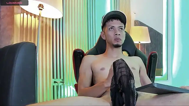 DustinandJordan's cam snapshot