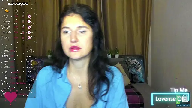 Alianna_Solo_Kisses live sex cam