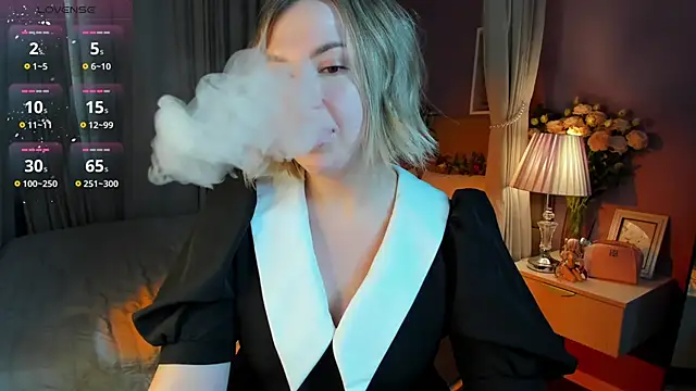 Nikki_Kai's cam snapshot