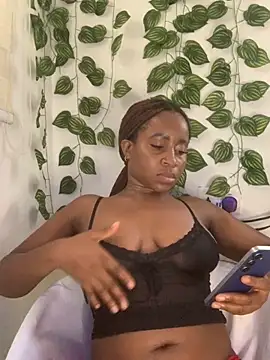 MISSMAYMADMYDAY's cam snapshot