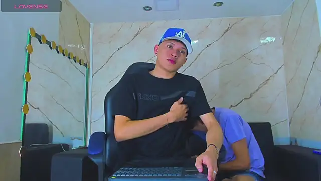 jeremytonner live sex cam