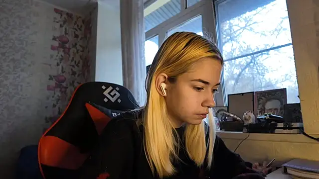 Witching_Moon's cam snapshot