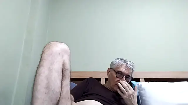 BIGUNCUTHARDCOCK live sex cam