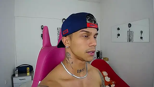 Leonard_Price's cam snapshot