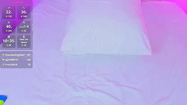 venomeowww__ live sex cam