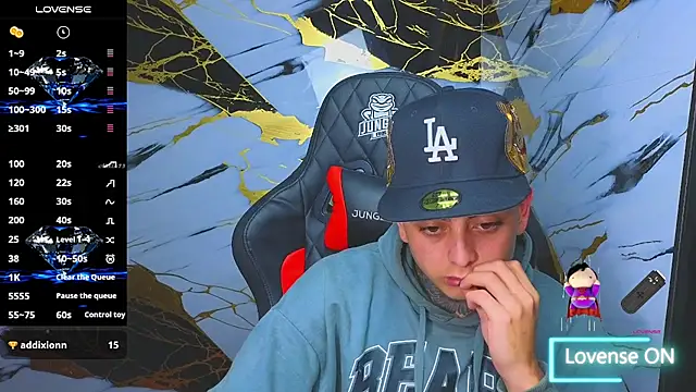 Kevin22_222 live sex cam