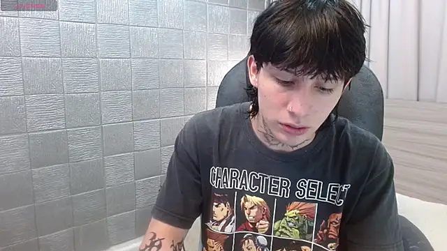 Iantwink18 live sex cam