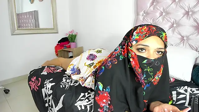 Inaya_Khalifa's cam snapshot