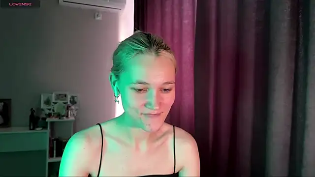 TwinedPeril's cam snapshot