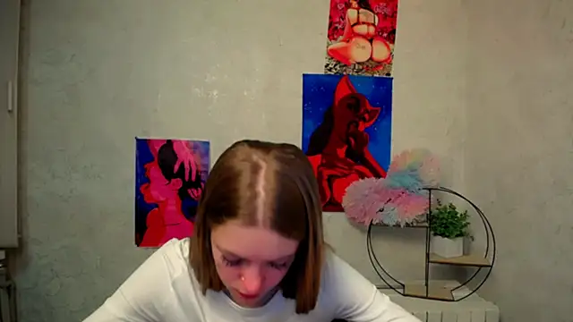 AliceFlirtt_ live sex cam