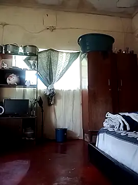 PetiteSquirtQueen's cam snapshot