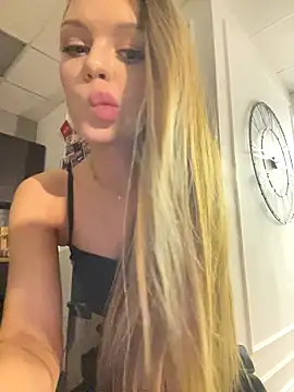 MarilynNova's cam snapshot