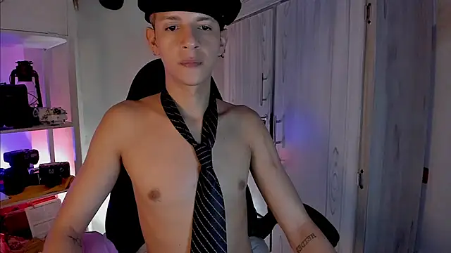 tylernova live sex cam