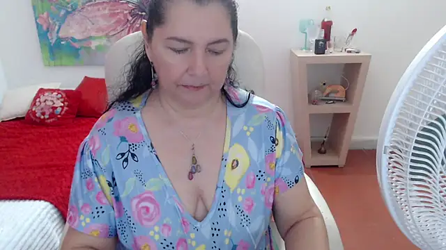 leonela_69's cam snapshot