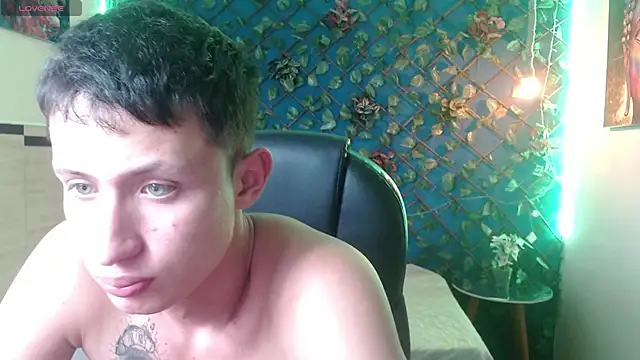 Garuo_18 live sex cam