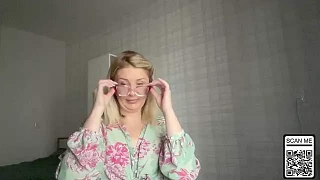 Blondie_xoxoxo live sex cam