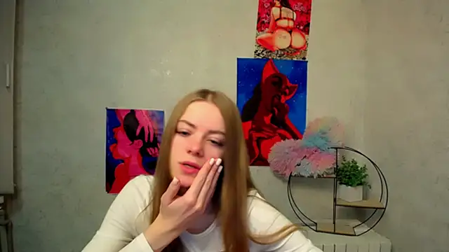 AliceFlirtt_'s cam snapshot