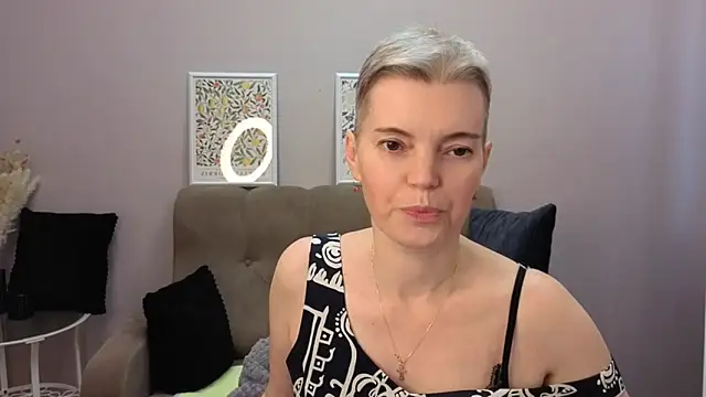 Cutie_Erikaa1's cam snapshot