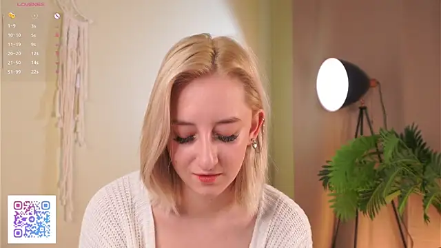 JodeeThu's cam snapshot