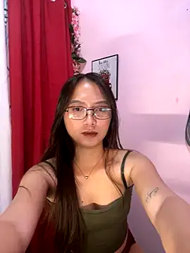 pinayscarlet's cam snapshot